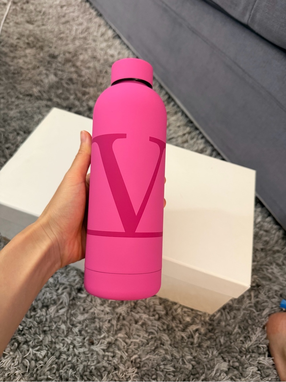 Valentino Hot Pink V-Logo Body Bottle - Picture 3 of 7